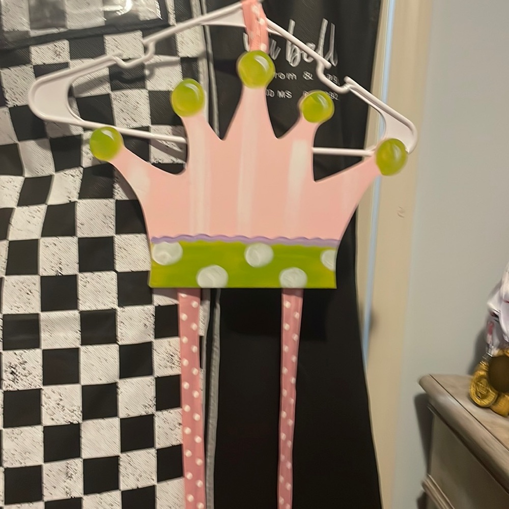 Bow hanger